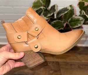 Vince Camuto Berindal Tan Leather Heeled Ankle Booties thumbnail 1