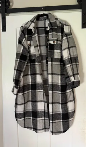 Women’s Black & White Plaid Shacket Jacket Size XL thumbnail 1