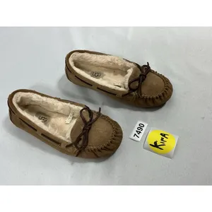 Womans Ugg Slip On Moccasins Size 6 Chestnut Lined thumbnail 2