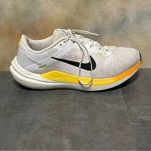 Nike Zoom Winflo 10 Women's White Running Shoes Size 11M thumbnail 9