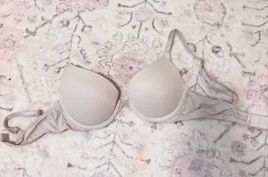 PINK Victoria's Secret Bra thumbnail 1