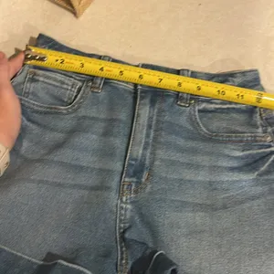 American Eagle Women’s Mom Jeans Denim Jean Shorts Size 00 thumbnail 9