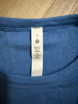 lululemon top thumbnail 2