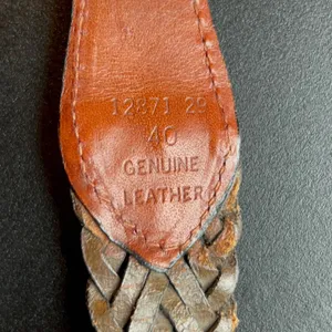 Vintage Women’s Leather Belt – Size 40 – Brown w/ Red Hues – Brass Buckle thumbnail 5