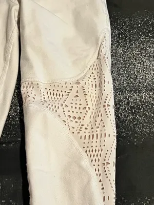 Womens XS Alo Yoga West Coast Laser Cut High Waisted Leggings- White thumbnail 4
