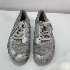 Nike 5.0 Wmn 8 695168-002 Silver White Animal Print Light Running Sneakers Shoes thumbnail 2