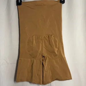 Spanx On Core Sculpt High Waist Mid‎ Thigh Short Shapewear Tummy Medium thumbnail 3
