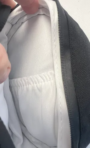 Beats by Dr. Dre | Beats headphone/earphone case.  thumbnail 4