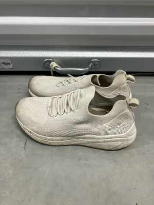 Bob Sport by Skechers Size 8 walking white thumbnail 3
