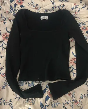 Hollister Top thumbnail 1