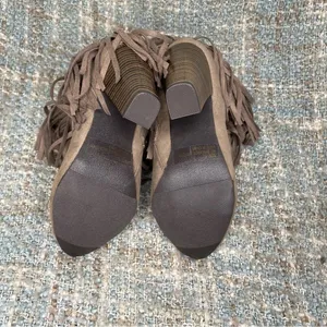 Qupid Women Almond Toe Belted Fringe Ankle Bootie in Taupe thumbnail 7