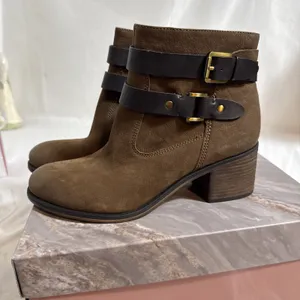 Franco Sarto A-Linden Ankle Boots Womens US 8.5M Brown Leather 2” Heel In Box thumbnail 3