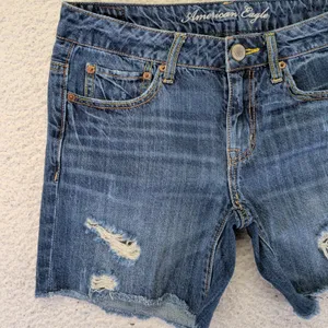 American Eagle Womens Distressed‎ Denim Cut Off Shorts Dark Wash Size 2 Cotton thumbnail 4