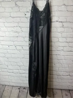 NWT the vintage twin Black Lace-Trim Slip Dress - Women's Intimates thumbnail 5