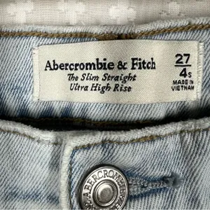 Abercrombie & Fitch‎ Light Wash Curve Love The Slim Straight High Rise Jeans thumbnail 3
