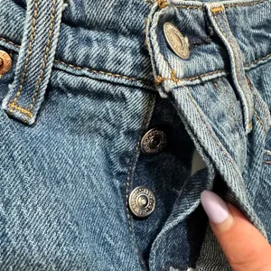 Levi's | Premium Blue Medium Wash Button‎ Fly Wedgie Straight Jeans, Size 25 thumbnail 3