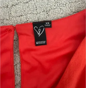 Red set thumbnail 2