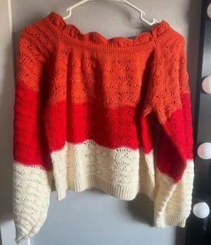Sweater multicolored super cute!! Size Medium Red thumbnail 1