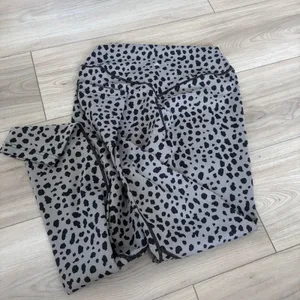 Balance Athletica Cloud Leggings Grey Black Animal Cheetah Print High Waist Med‎ thumbnail 4