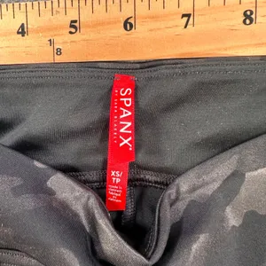 Spanx Camouflage High Waisted 27" Inseam Leggings Pants Women's X-Small Black thumbnail 5