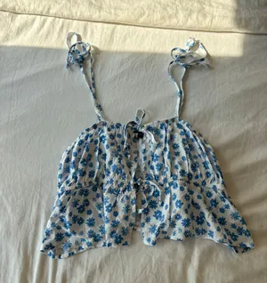 Kendall & Kylie Floral Top thumbnail 2