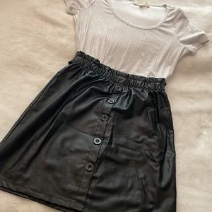No Comment dress with black button skirt Size Small thumbnail 2