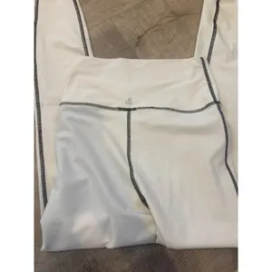 WeWoreWhat High-Rise Contrast Stitch Leggings - Cream/Black‎ - Size S thumbnail 4
