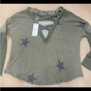 Miss Me Star Print Cowl Neck Sweater. Size Large thumbnail 4