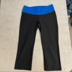 Nike Women’s Capri Leggings thumbnail 3