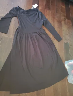 Elegant Black Long Sleeve Pleated Midi Dress Size Large New With Tags Super Cute thumbnail 4