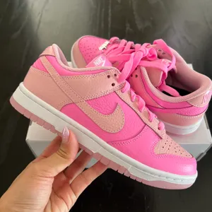 Nike New iD By Dunk Low Reverse Pinks thumbnail 1