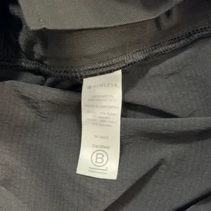 Women’s Athleta Crest 2 in 1 Hiking Shorts Black Size 10 thumbnail 9