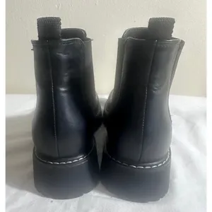 Madden Girl Black Chelsea Boots Women 9M Chunky Lug Sole Y2K Grunge Goth Biker thumbnail 6