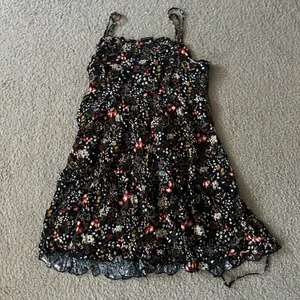 Forever 21 Black and Pink Ruffled Tiered Sundress size M thumbnail 1