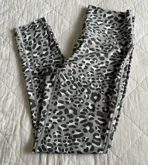 Offline by Aerie High Rise 7/8 Leopard Leggings thumbnail 1