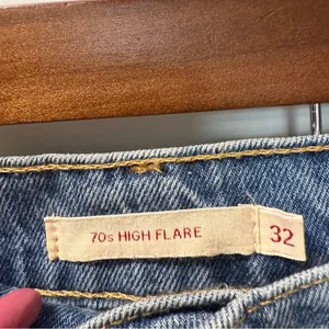 NWT Levi's 70's High Rise Flare Jeans Slim Stretch Bootcut Wide Leg‎ Medium Wash thumbnail 6