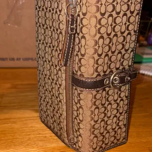 Y2K Vintage Coach Tan Monogram Snap Wallet thumbnail 10