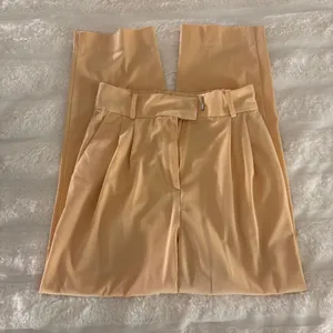 H&M Women's Straight Leg Trouser Size US 4 thumbnail 1