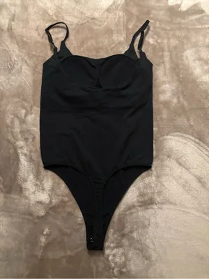 Anwnd Bodysuit Women’s Size M/L Classic Black Scoop Neck Bodysuit -Slim Fit thumbnail 3