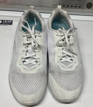 Skechers Women’s Go Walk Arch Fit White Lace Up Low Top Running Shoes Size 9.5 thumbnail 1