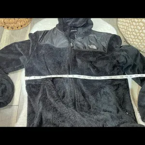 The North Face Osito Black Fuzzy Full Zip Up Jacket thumbnail 5