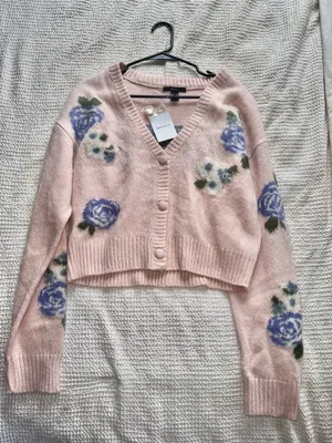 Forever 21 Sweater thumbnail 1