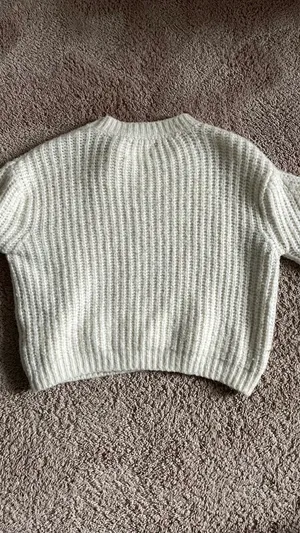 ZARA Sweater thumbnail 2