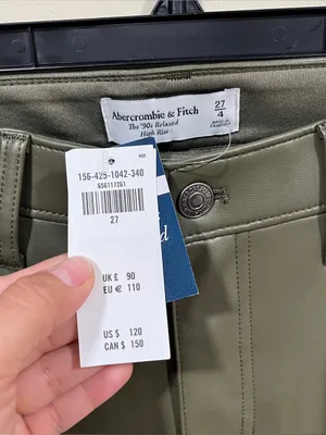 NWT Abercrombie & Fitch ‘90s Relaxed High Rise Vegan Leather Cargo Pants, sz 4 thumbnail 3