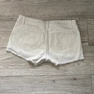 Romeo and Juliet white shorts size 28 thumbnail 3