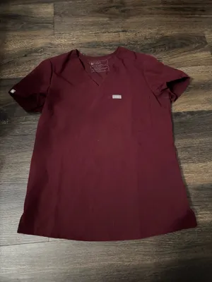 FIGS Scrub Top Women’s One-Pocket thumbnail 1
