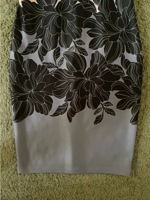Size 8 classy floral dress Pink thumbnail 3