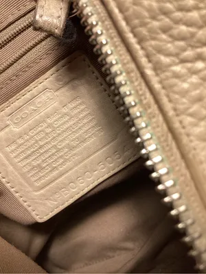 Vintage Beige pebble Coach Soho bag thumbnail 7