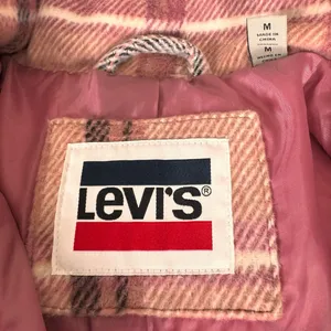 Levi's Plaid Coat Jacket M Quilted‎ Pink White Cabincore Flannel Winter Trucker thumbnail 7