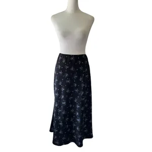 Wild Fable Black & Blue Floral Print Stretchy Midi Skirt thumbnail 4